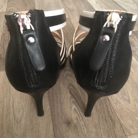 😊 3/$40. Beautiful Black & White heels - Picture 3 of 6